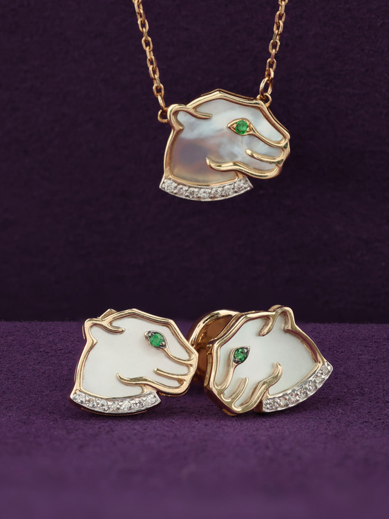 Колье из золота c бриллиантами, изумрудом и перламутром