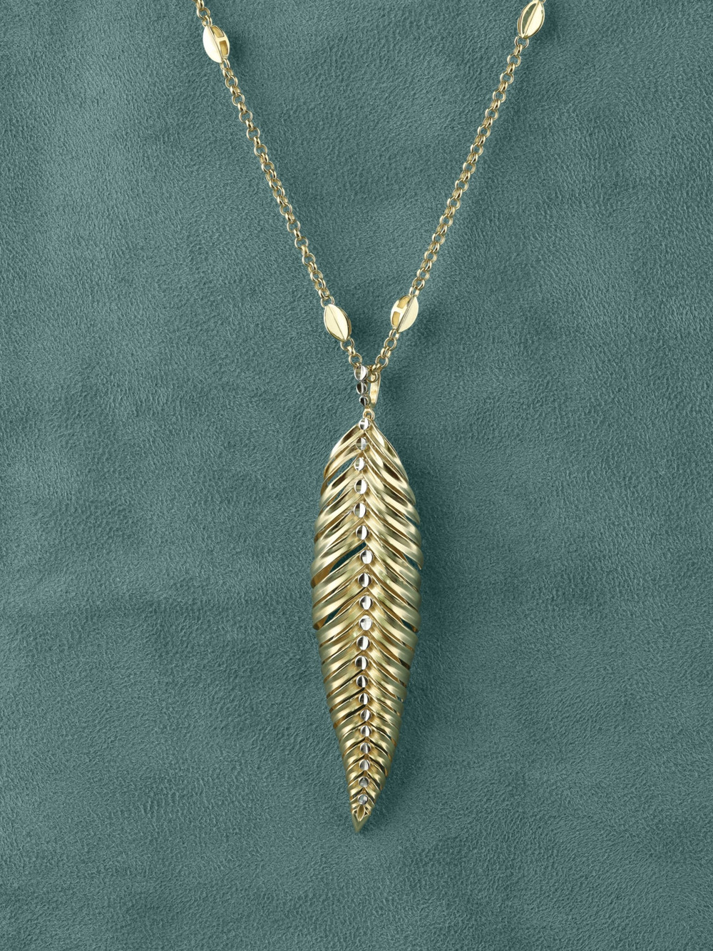 Колье из лимонного золота