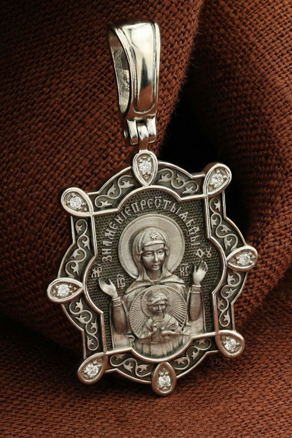 Образок из белого золота c бриллиантами