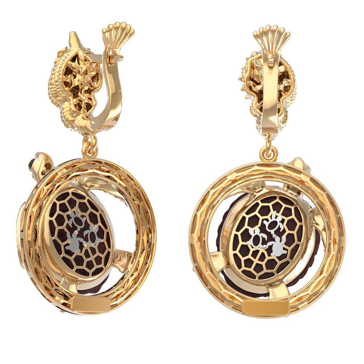 Серьги из золота c эмаль и железным деревом