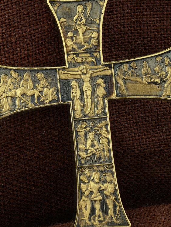 Крест из лимонного золота