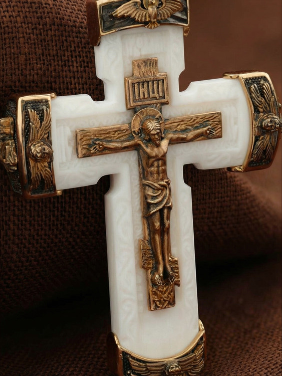 Крест из золота c бивнем мамонта