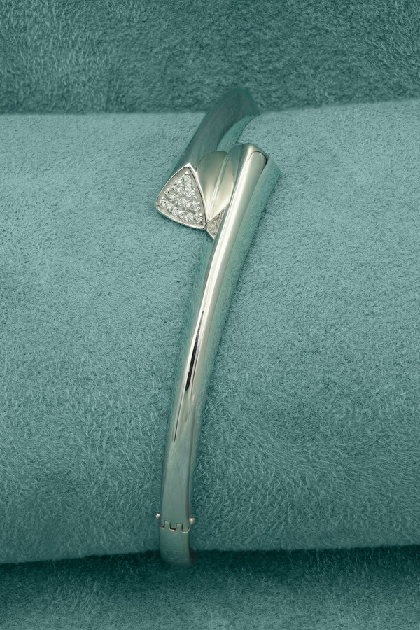 Браслет из белого золота c бриллиантами