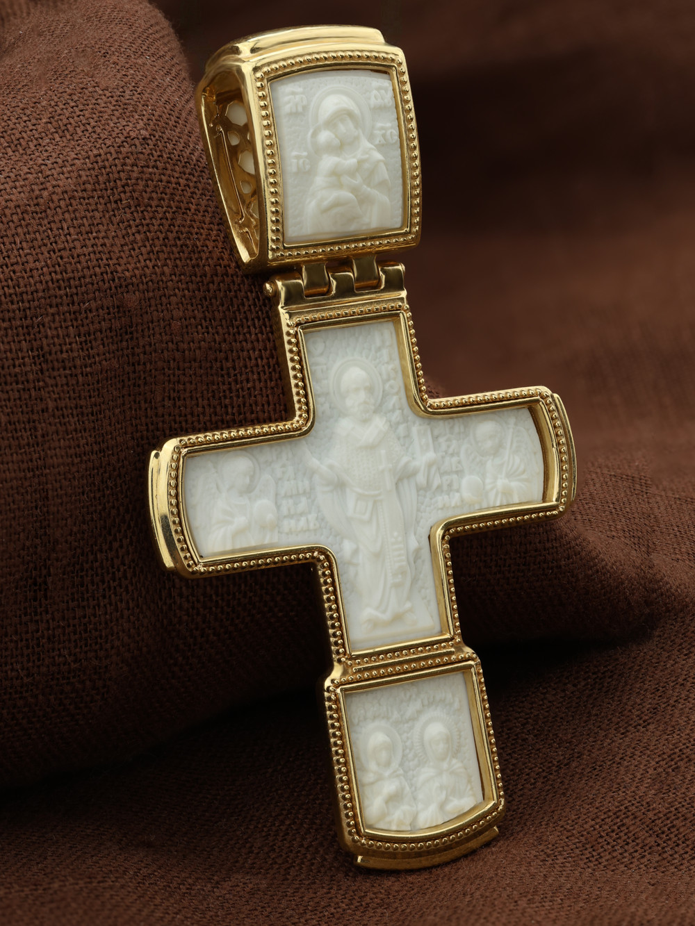 Крест из лимонного золота c бивнем мамонта