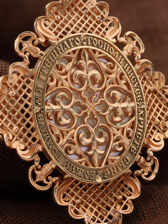 Образок из золота c эмаль и перламутром