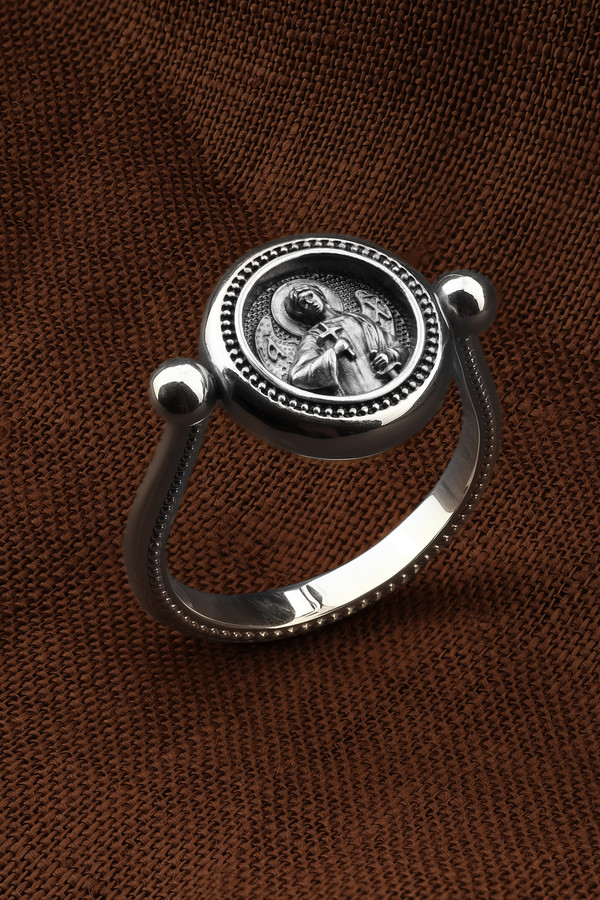 Кольцо из белого золота