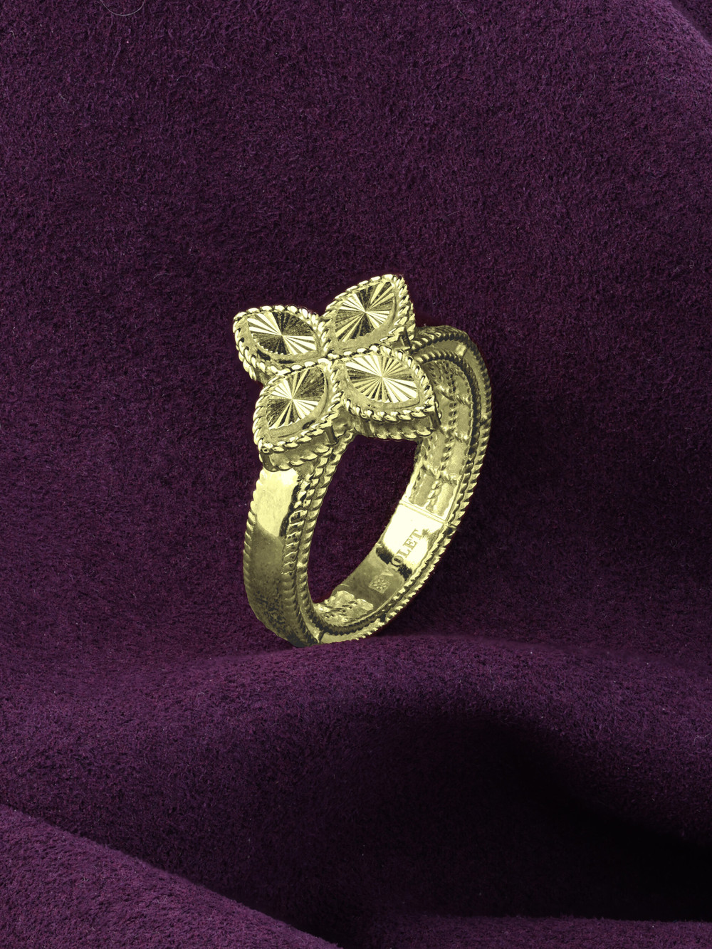 Кольцо из лимонного золота