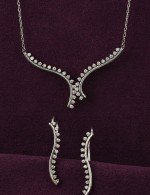Серьги из белого золота 585 пробы c бриллиантами
