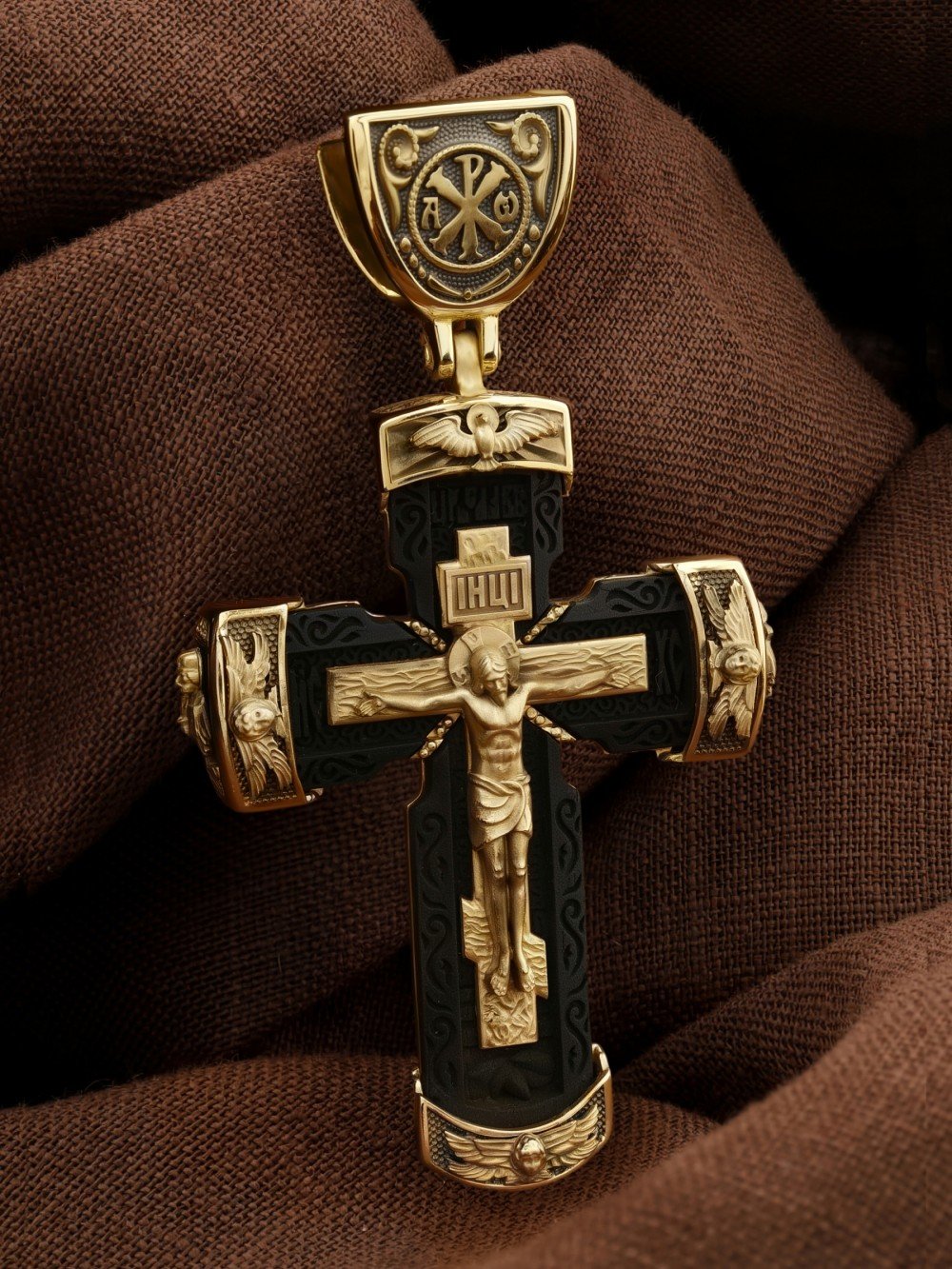 Крест из лимонного золота c эбеновым деревом