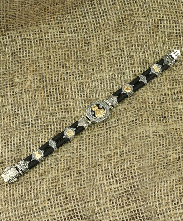 Браслет из серебра и золота c ониксом и шёлковым шнурком