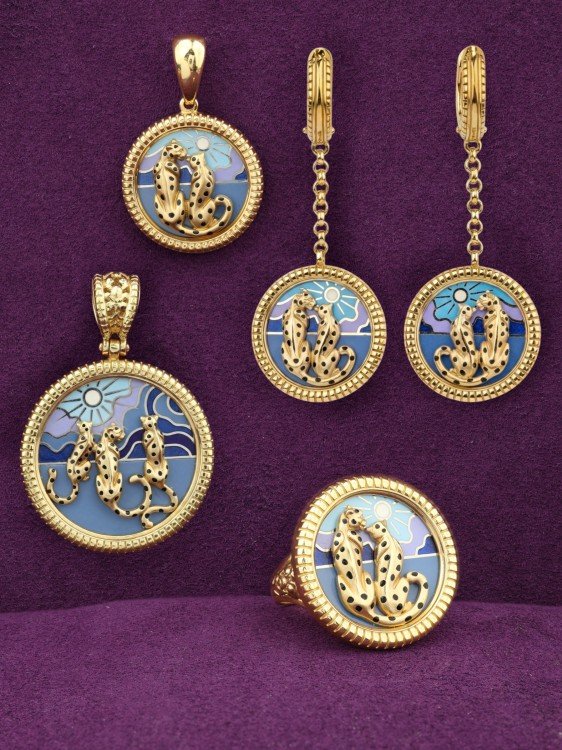 Кольцо из лимонного золота c эмаль