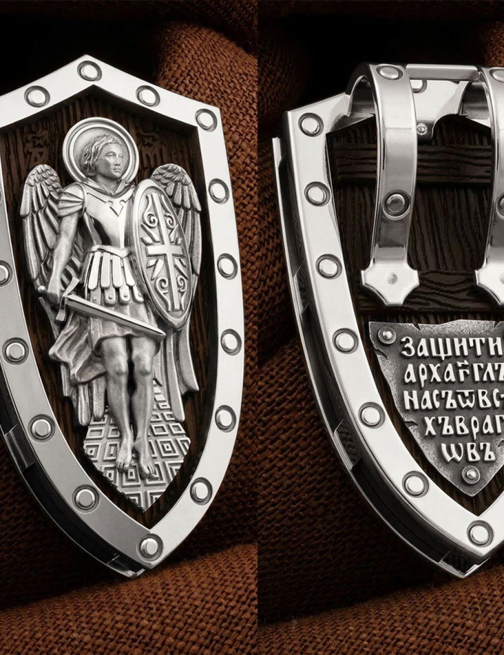 Образок из белого золота 585 пробы c эбеновым деревом