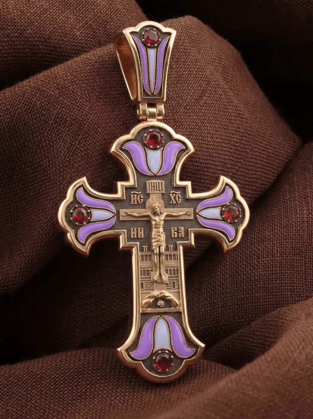 Крест из золота c эмаль и рубином