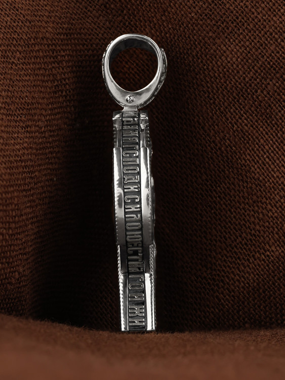 Крест из белого золота c эбеновым деревом