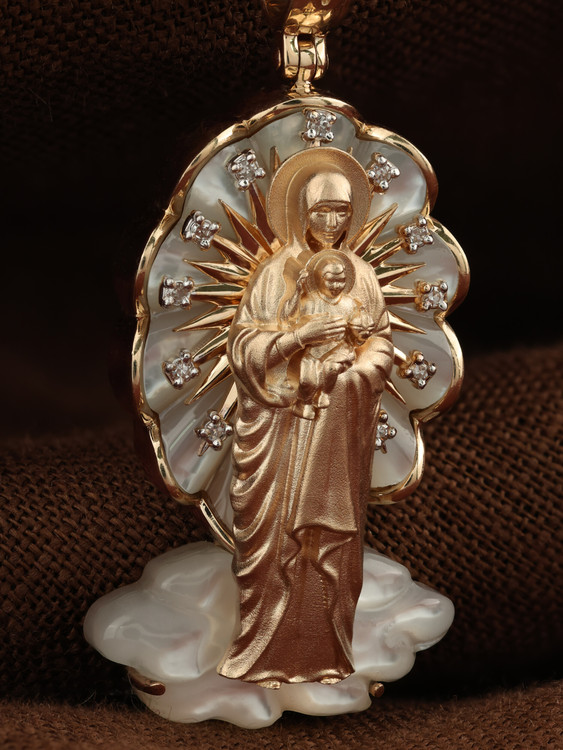 Образок из золота c бриллиантами и перламутром