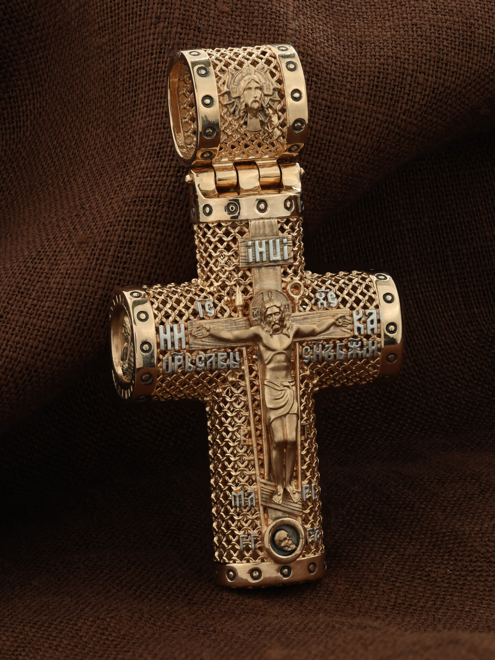 Крест из золота