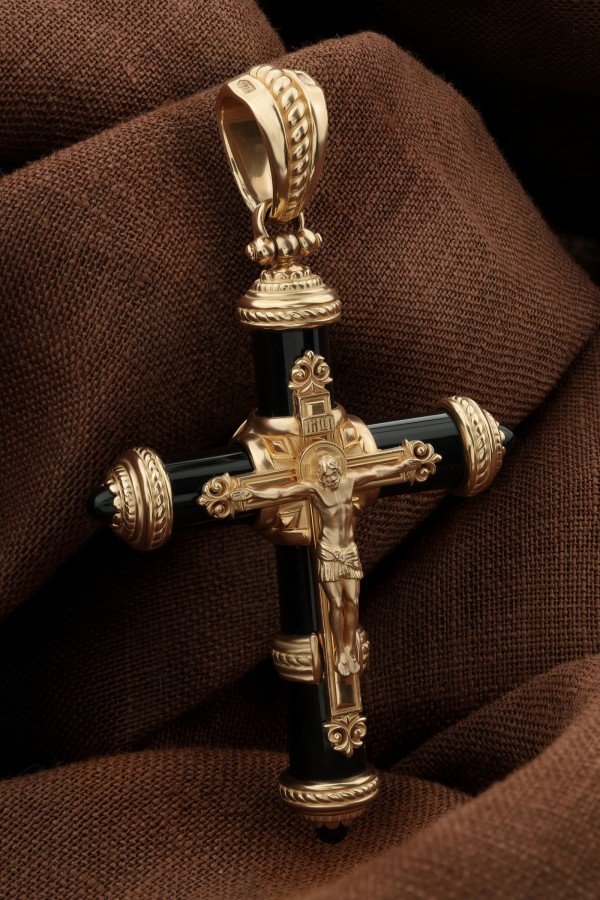 Крест из золота c ониксом