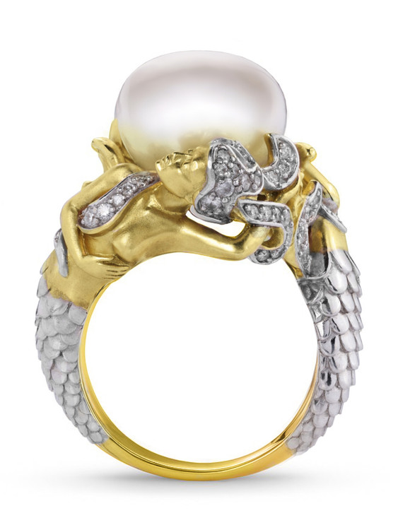 Кольцо из лимонного золота c бриллиантами и жемчугом