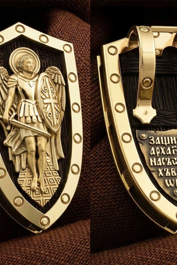 Образок из лимонного золота 585 пробы c эбеновым деревом
