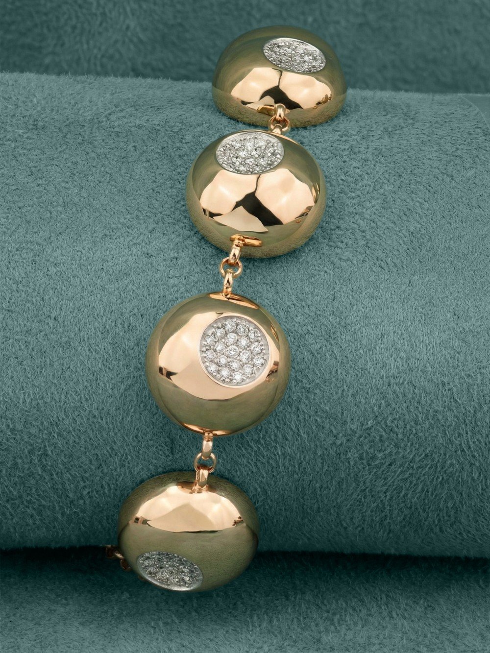 Браслет из золота c бриллиантами