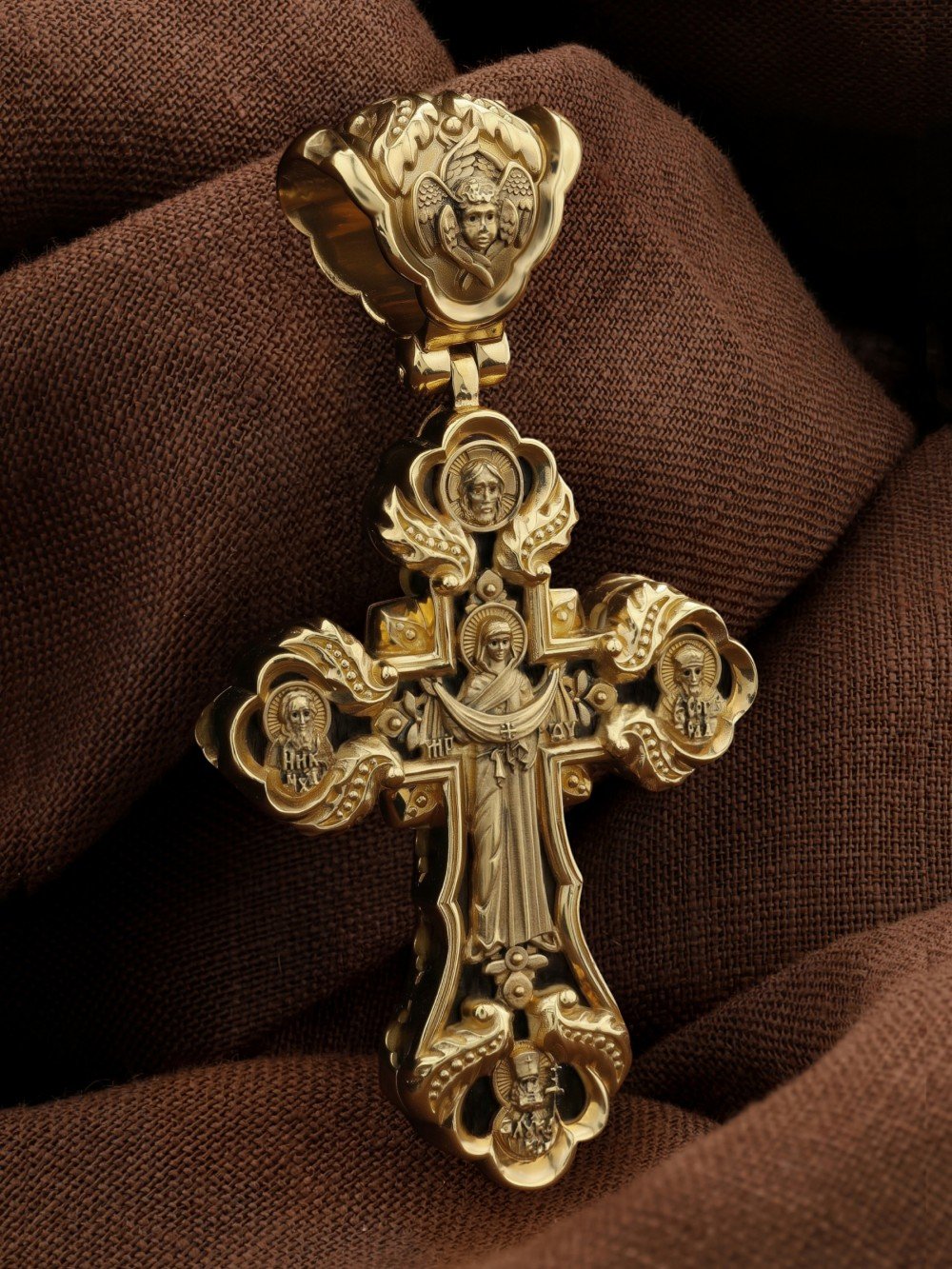 Крест из лимонного золота c эбеновым деревом