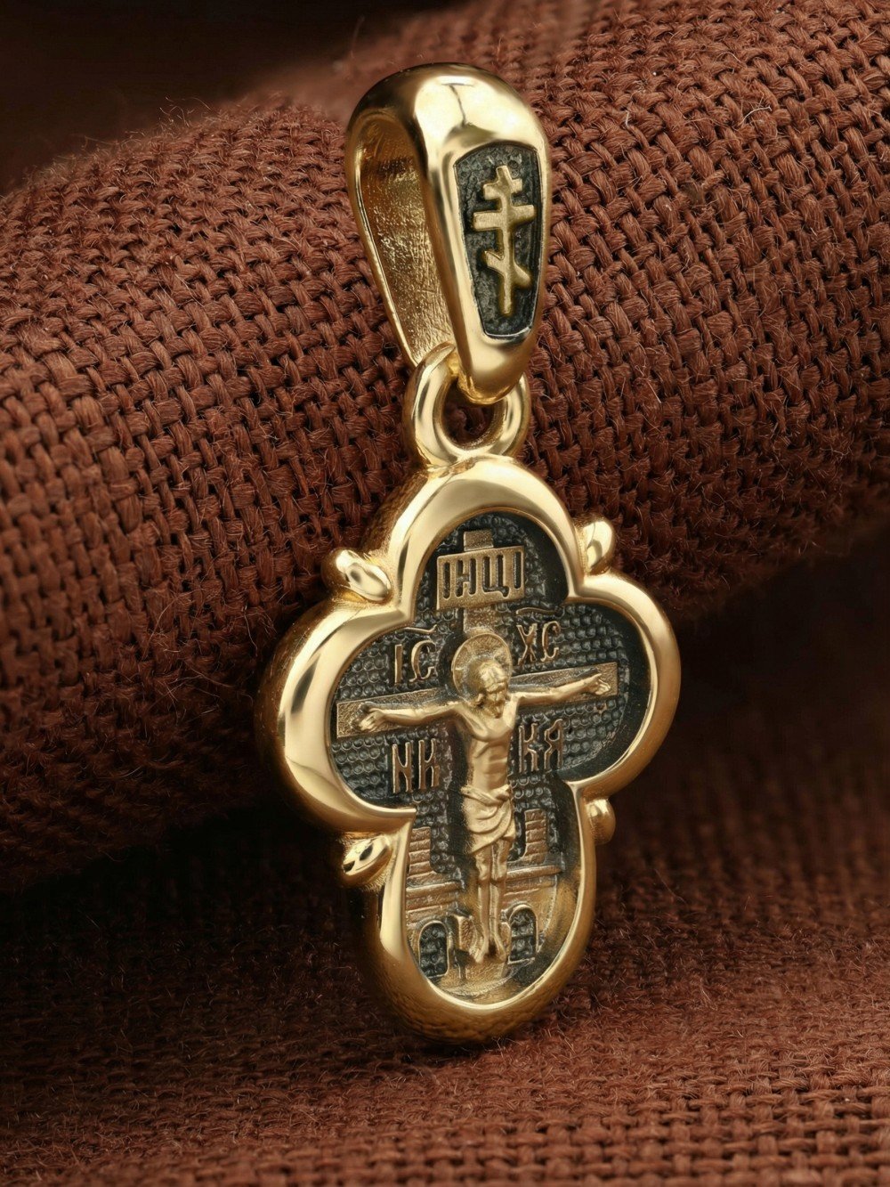 Крест из лимонного золота