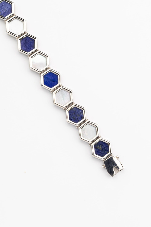 Браслет из белого золота c лазуритом и перламутром