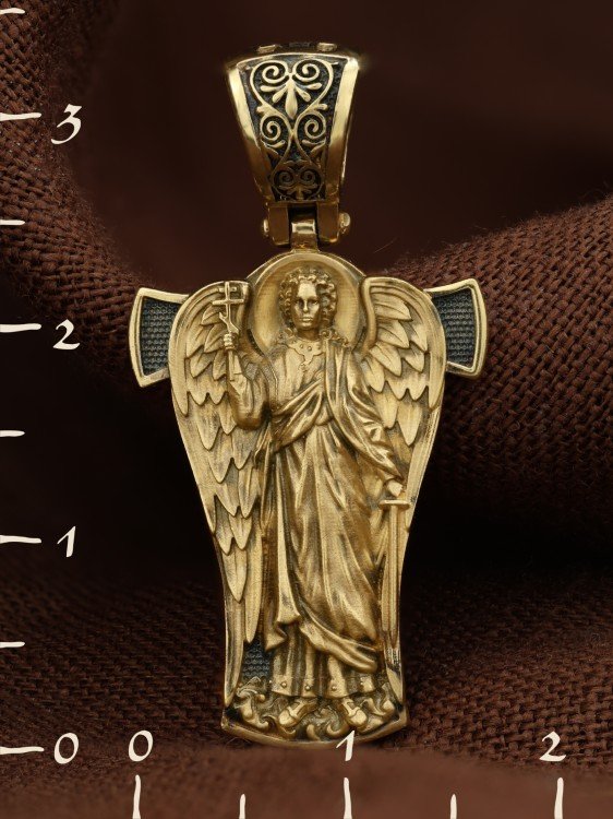 Крест из лимонного золота