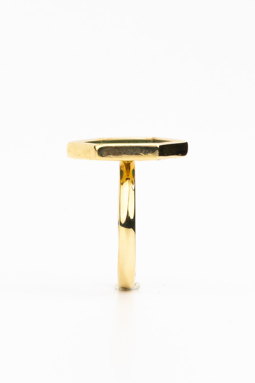 Кольцо из лимонного золота c малахитом