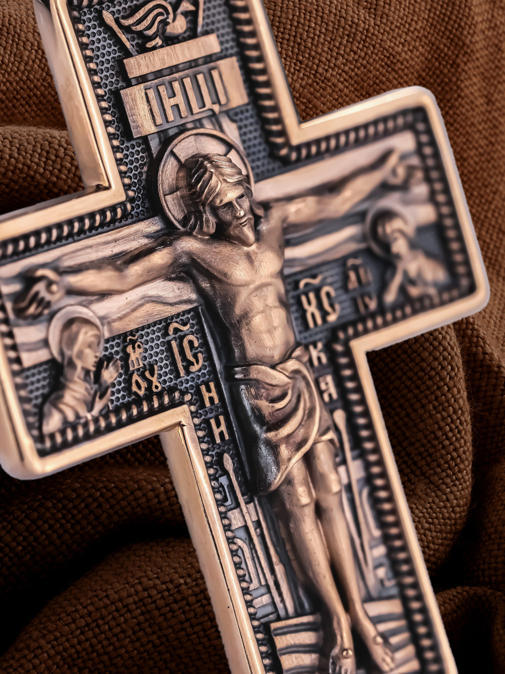 Крест из золота