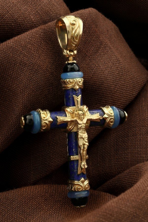 Крест из лимонного золота c ониксом, агатом и лазуритом