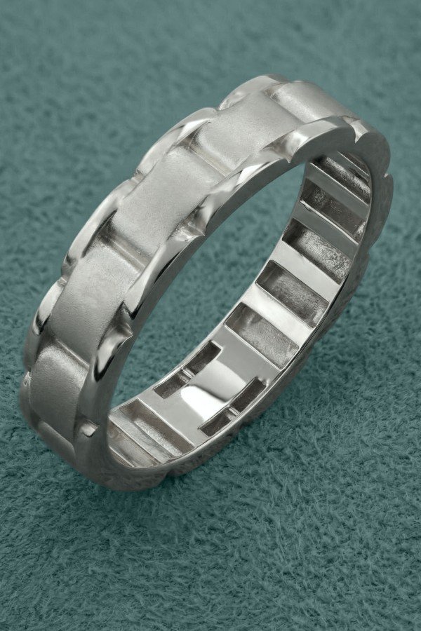 Кольцо из белого золота