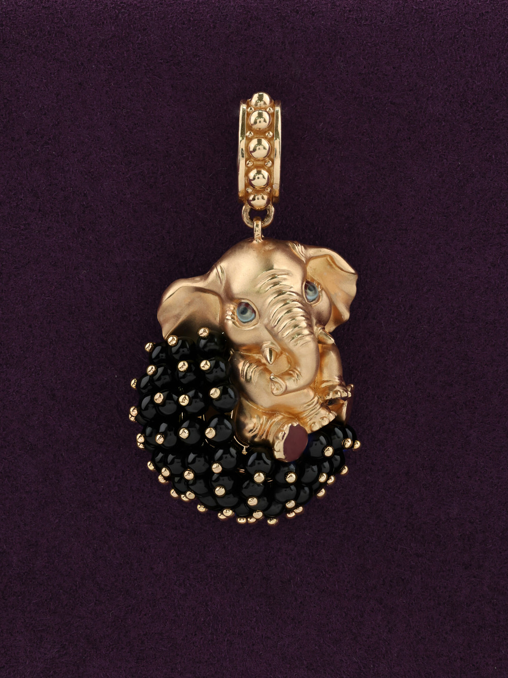 Подвеска из золота c эмаль и ониксом