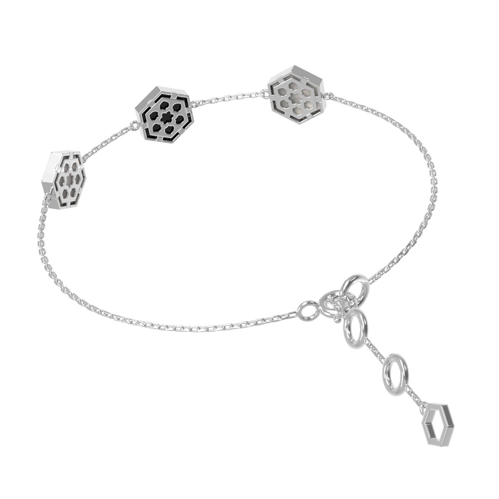 Браслет из белого золота c ониксом и перламутром