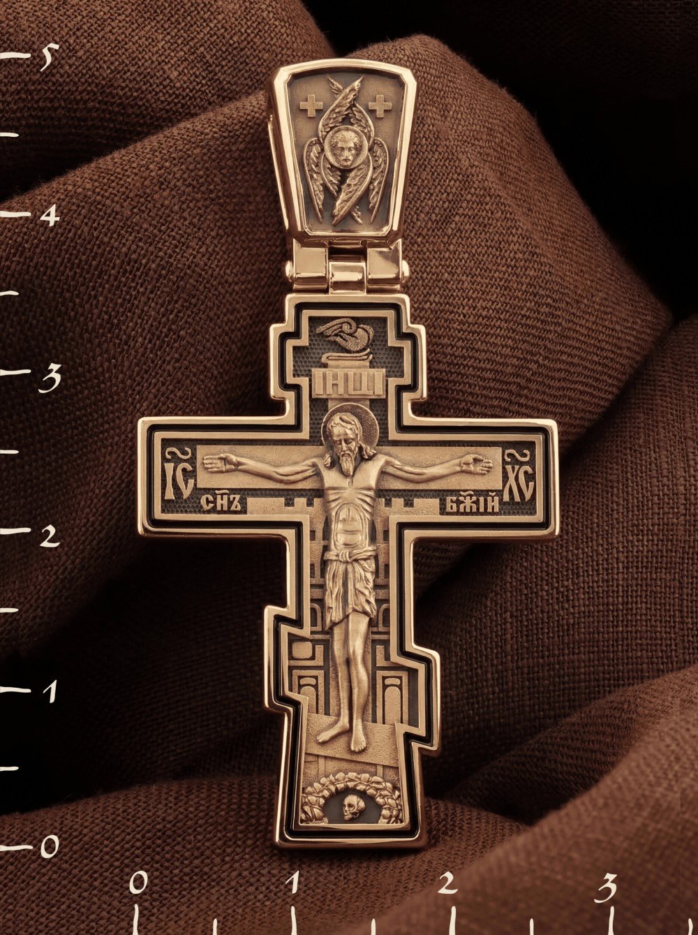 Крест из золота c эмаль