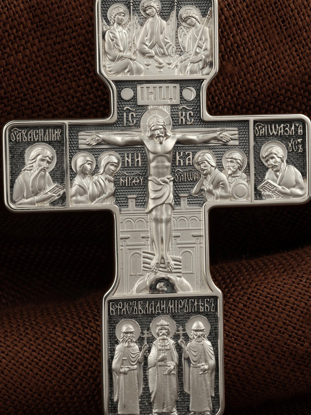 Крест из белого золота