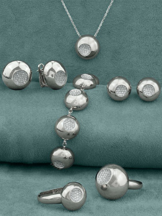 Браслет из белого золота c бриллиантами