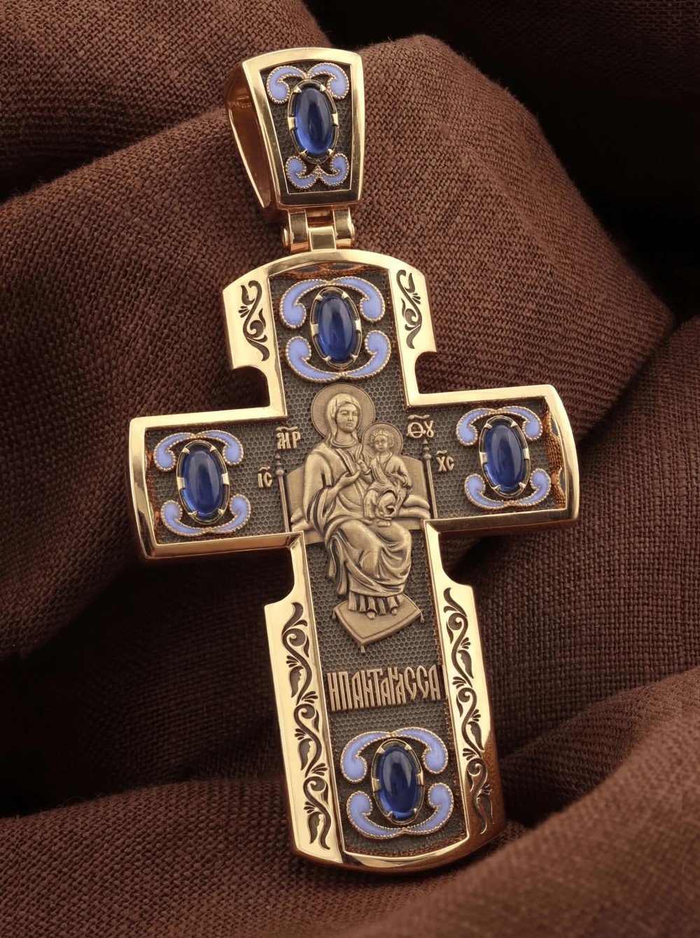 Крест из золота c эмаль и сапфиром