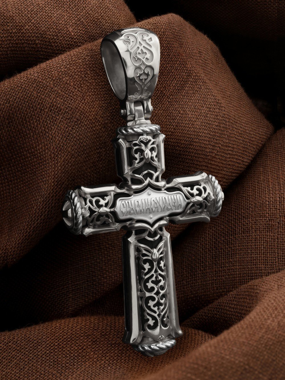 Крест из белого золота c эбеновым деревом