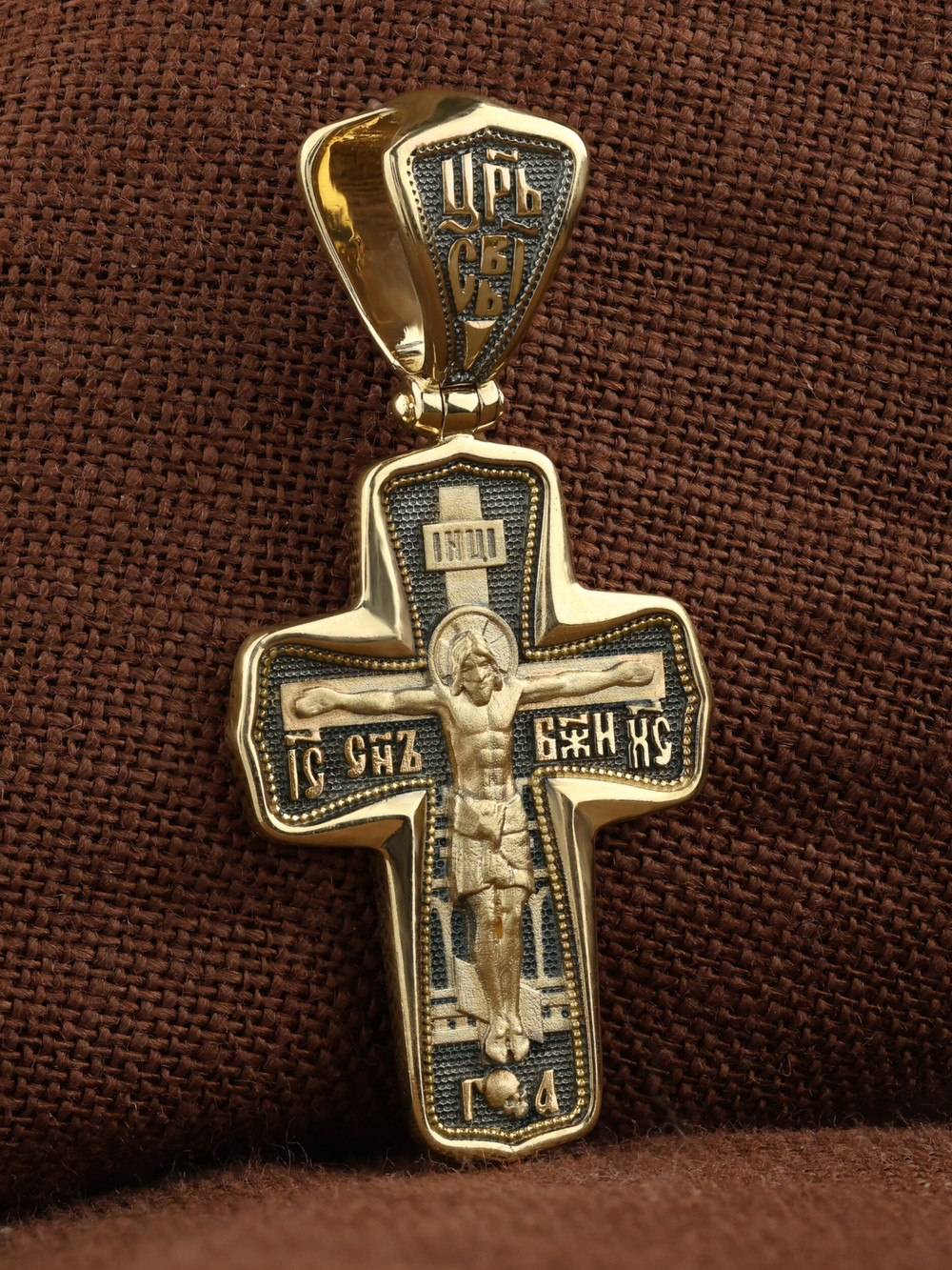 Крест из лимонного золота