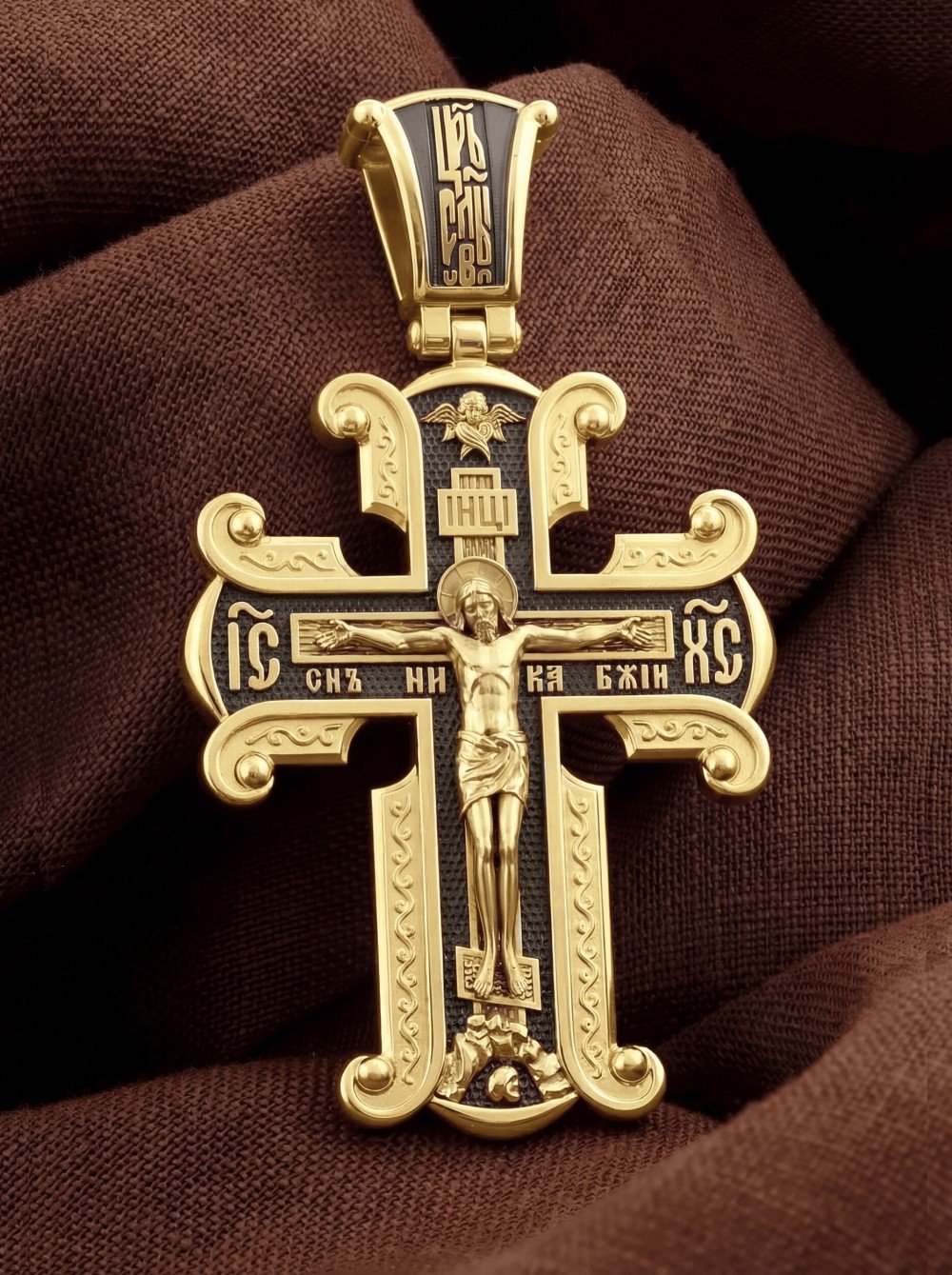 Крест из лимонного золота