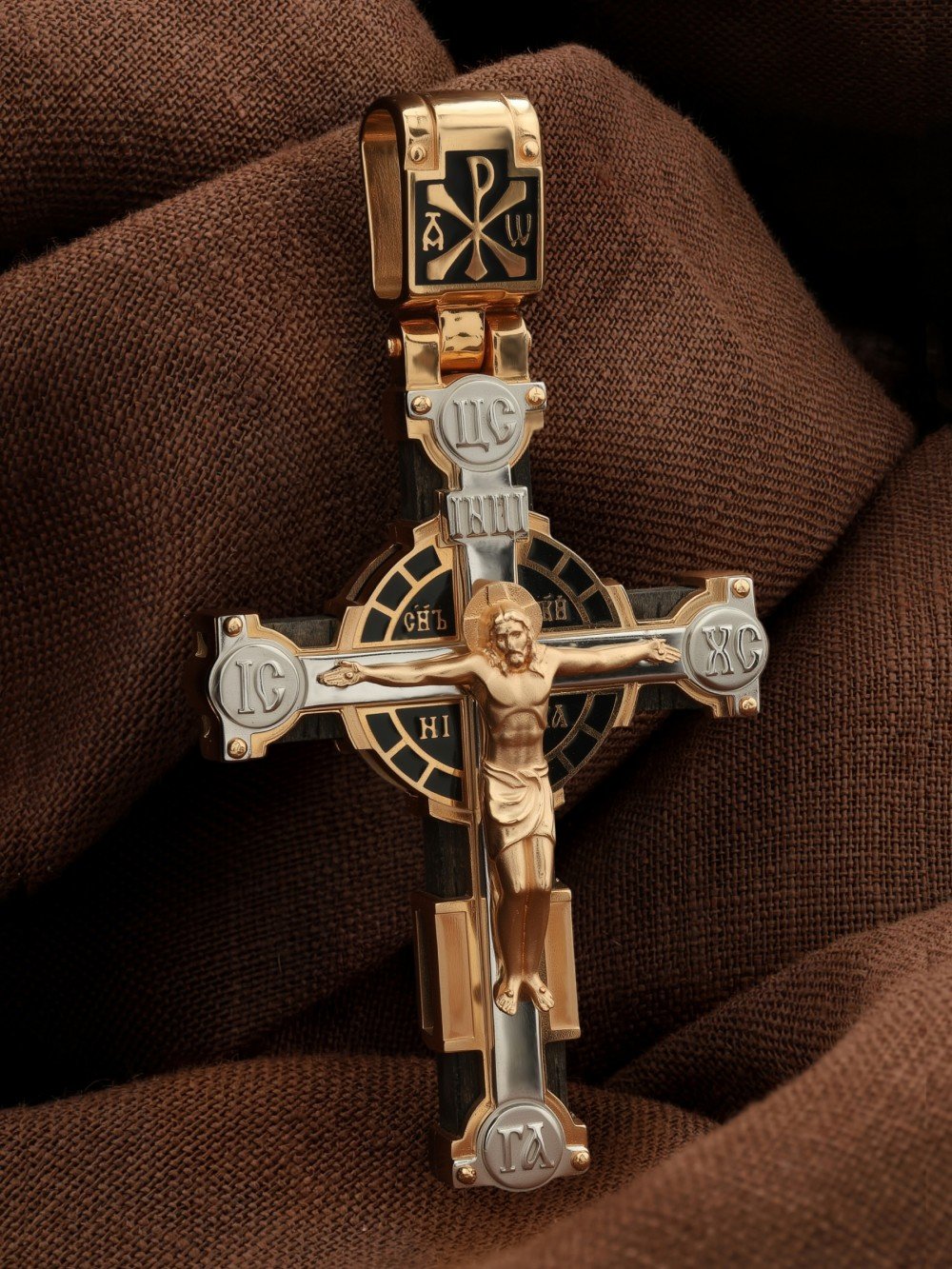 Крест из золота c эмаль и эбеновым деревом