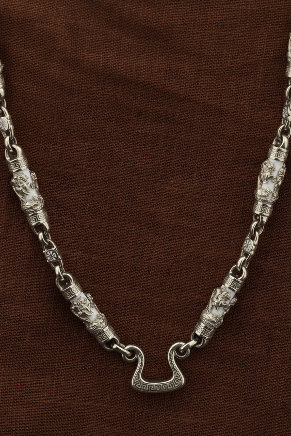 Цепь из белого золота c эмаль и бивнем мамонта